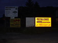 Navigace Metalizace - tab c6 reflexní v noci s bleskem